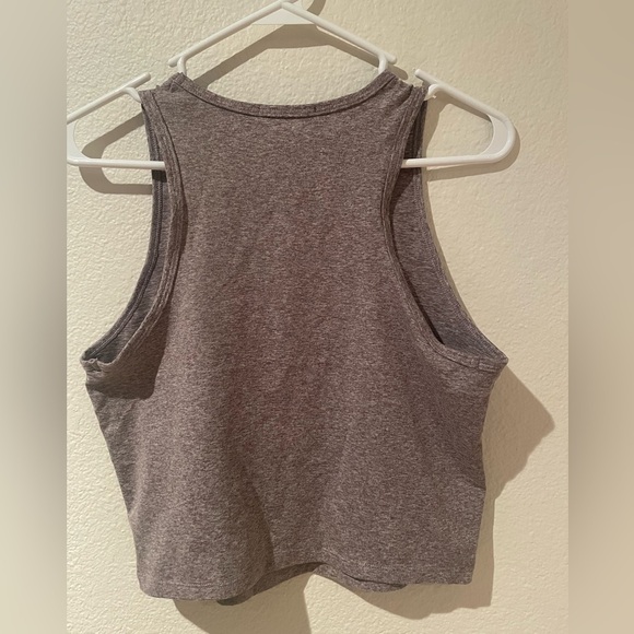 Zobha Crop Tank
Size Large - Picture 3 of 3